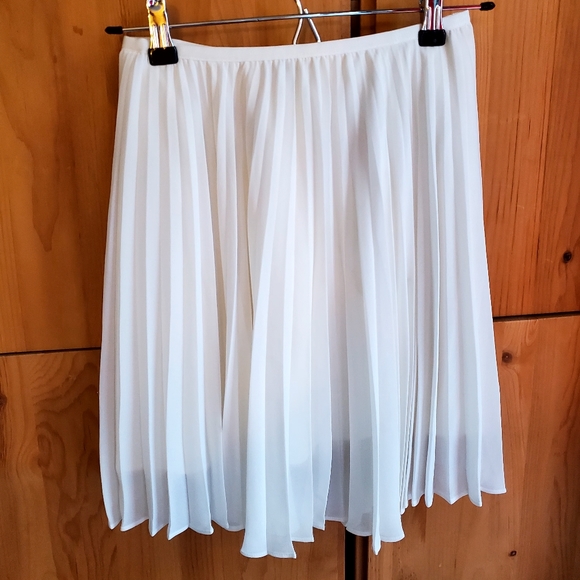 Babaton Plisse Mini Skirt - Picture 2 of 5